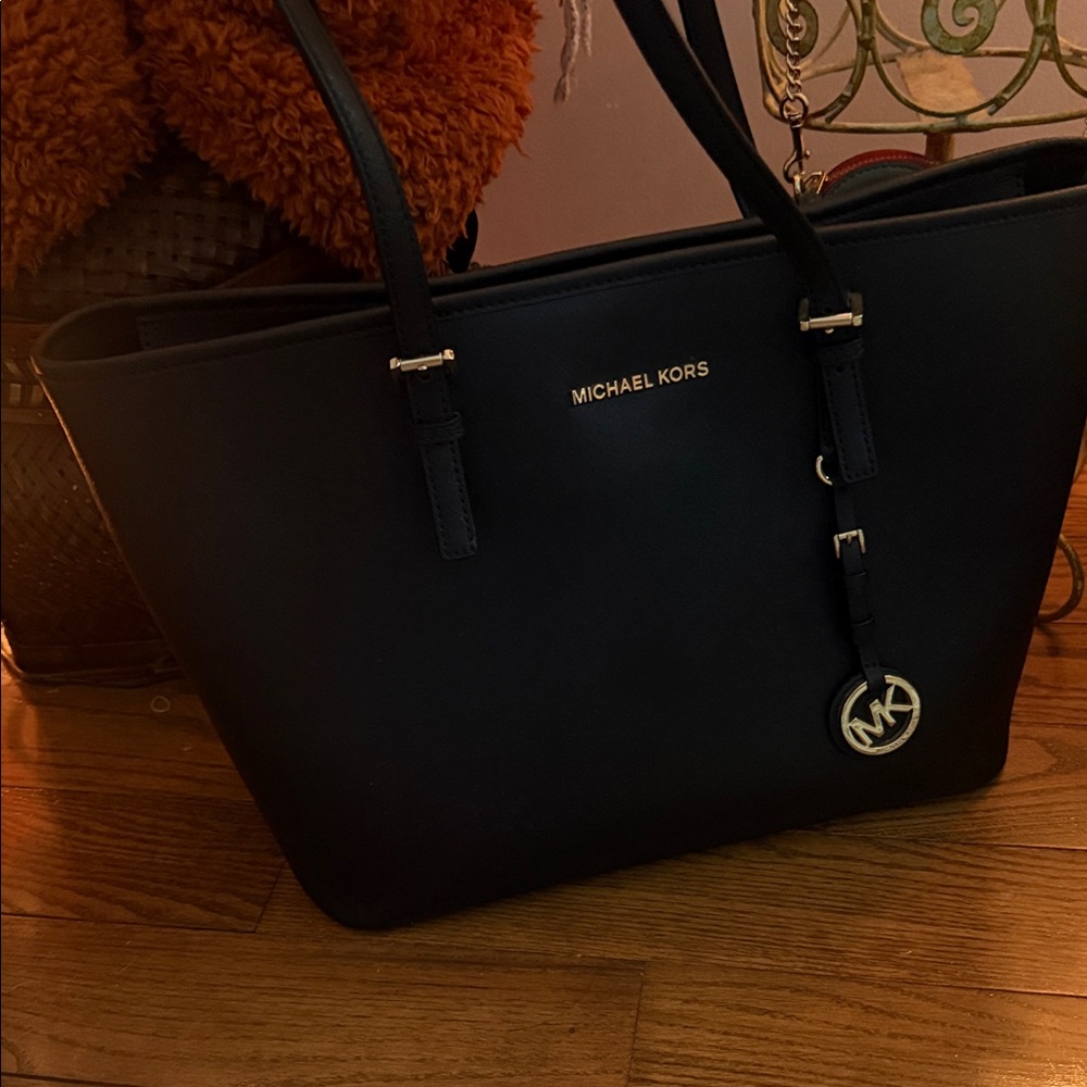Michael Kors Elegant Black Tote